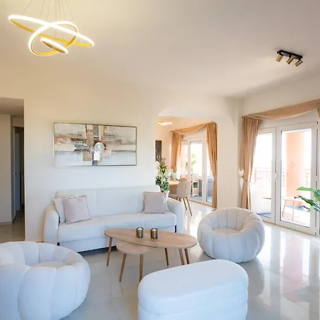 Vdg Luxury Seafront Apartament